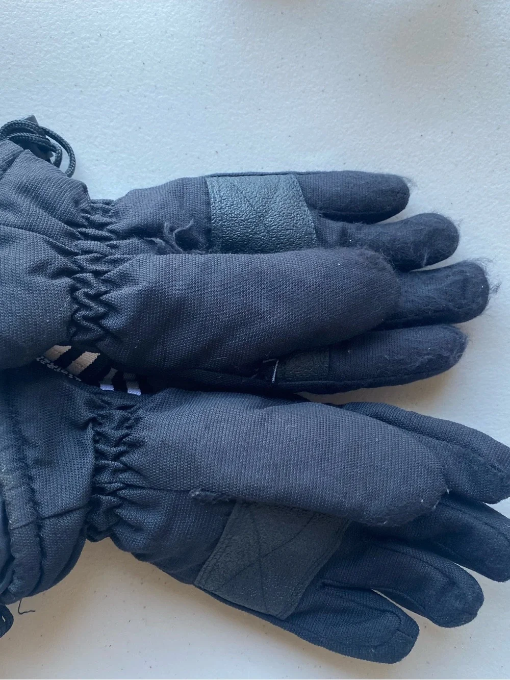 Black Insulated Kid’s Ski Mittens Gloves Size 4-7